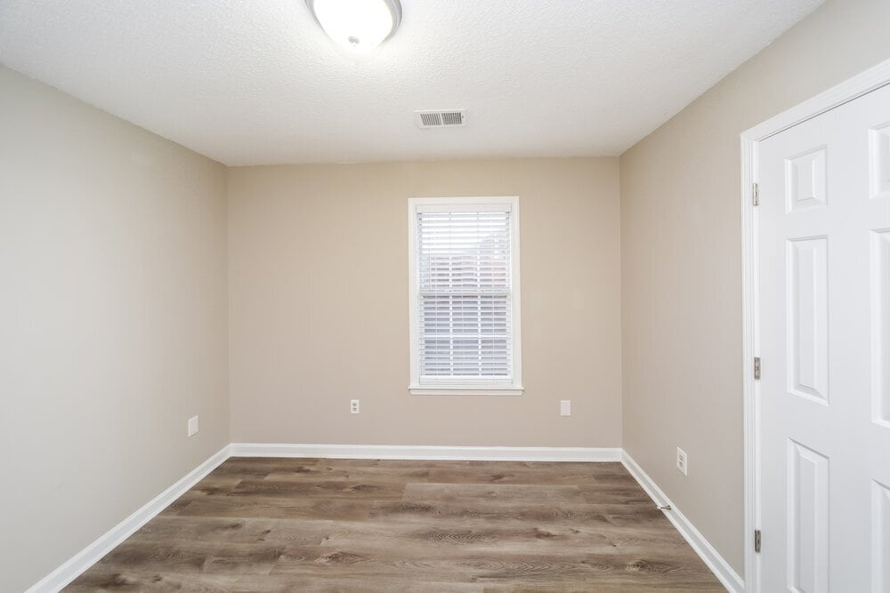 Building Photo - 7621 Davis Pkwy