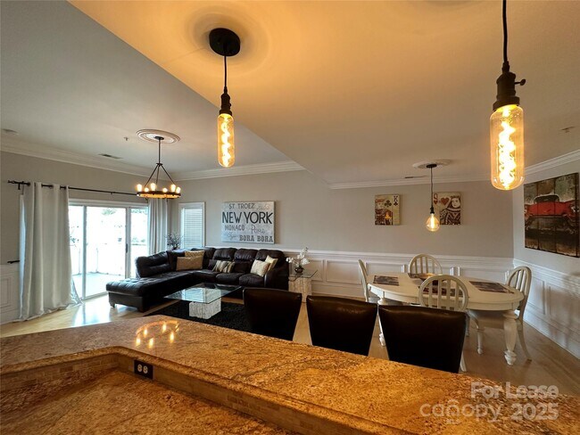 Building Photo - 1205 Torrence Cir