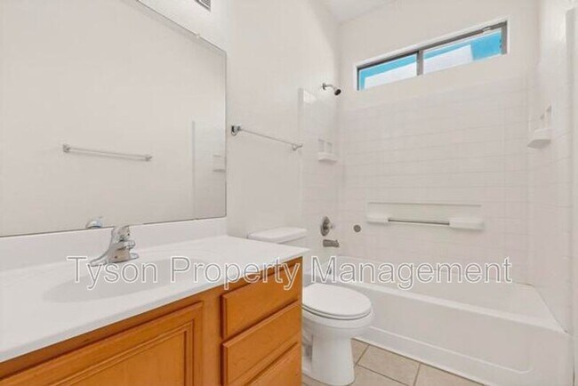 Building Photo - 10309 Longmont Pl NW