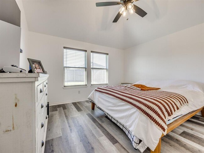 Building Photo - 16128 Quiet Storm Dr