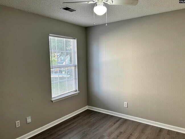 Building Photo - 218 Cogburn Rd