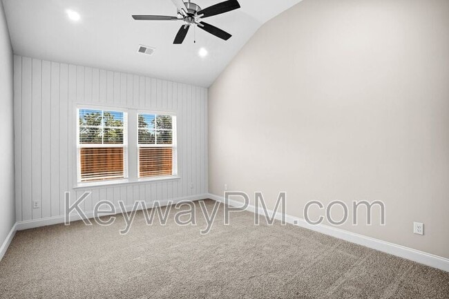 Building Photo - 2106 Denmark Ave SE