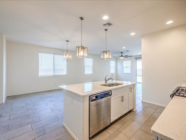 Building Photo - 11328 S Weismann Dr