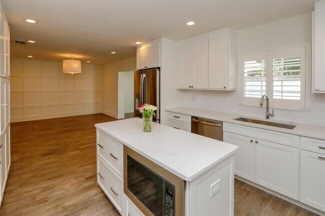 Building Photo - 4307 W Roland St