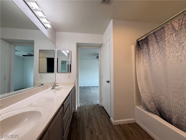Building Photo - 6768 Wormwood Ln