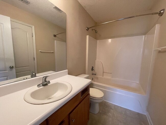 Building Photo - PRE-LEASING FOR AUGUST 2025!  1/2 OFF SECU...