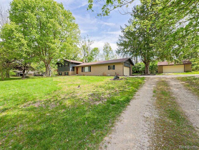 Building Photo - 7580 Thornwood St