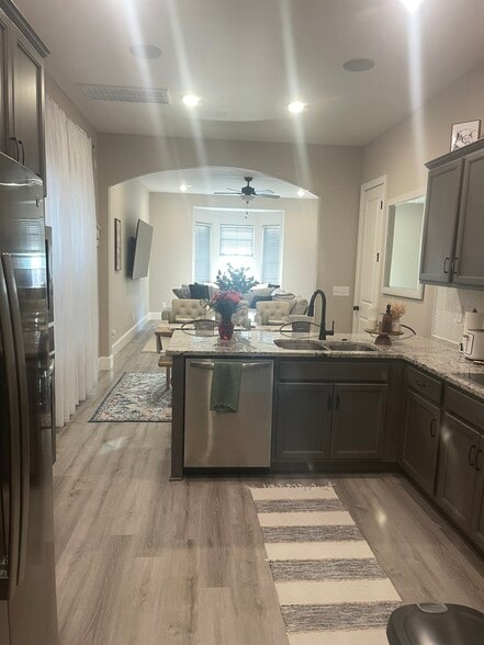 Building Photo - 126 Oasis Dr