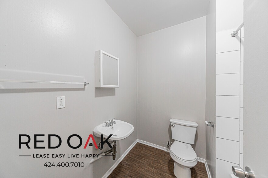 Building Photo - 692 Valencia St