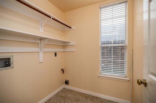 Building Photo - 2313 Dampton Dr