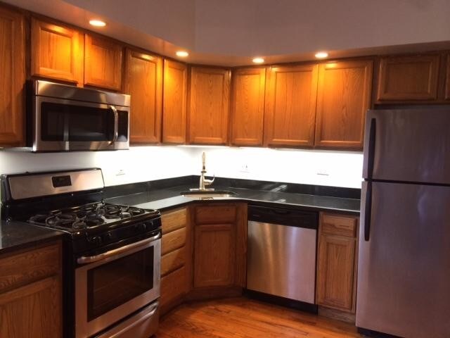 Primary Photo - 2724 N Kimball Ave
