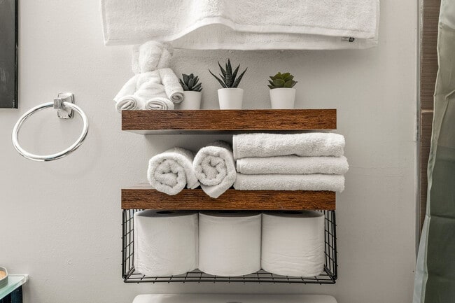 Building Photo - 826 N Broad St