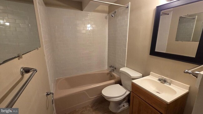 Building Photo - 4400 4th St