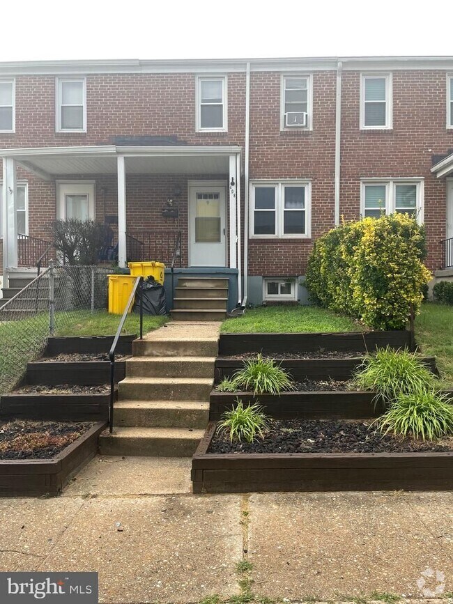 Building Photo - Townhome In Glen Burnie