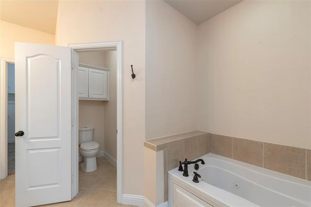 Building Photo - 2500 Rockbrook Dr