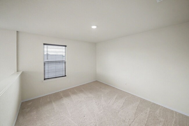 Building Photo - Open-Concept 3BR + Game Room Near Fort Sam & Randolph - Realtor Commission: $500