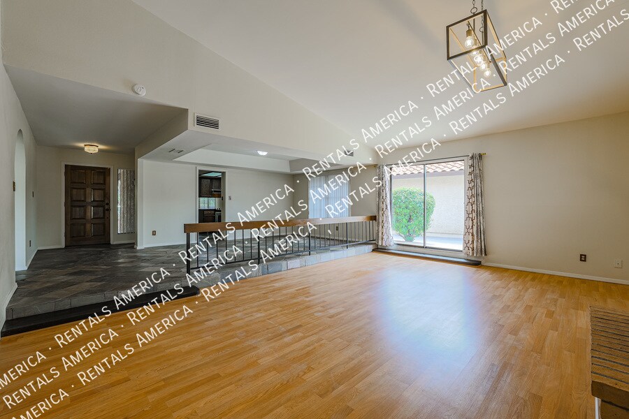 Building Photo - 2160 S Catarina-