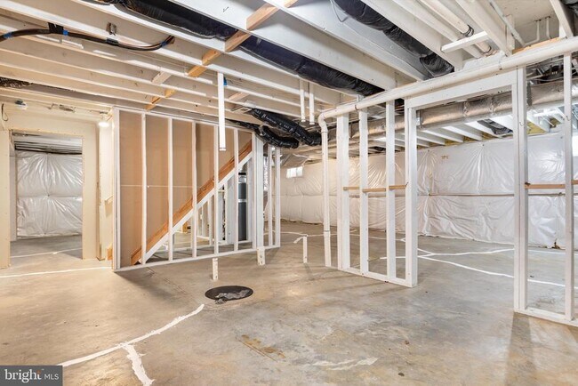 Building Photo - 677 Dellinger Dr
