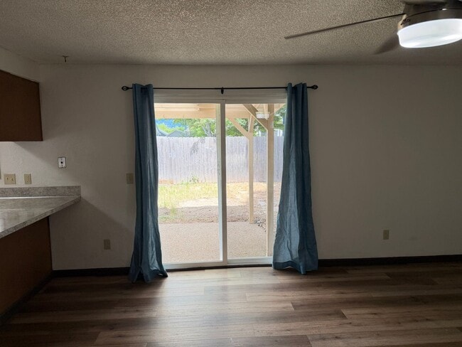 Building Photo - 3 bedroom 2 bath house in Thurston!