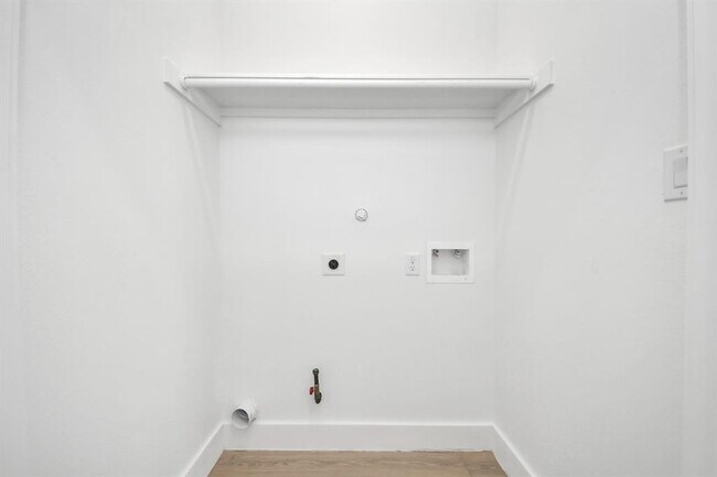 Building Photo - 9023 Spaulding St