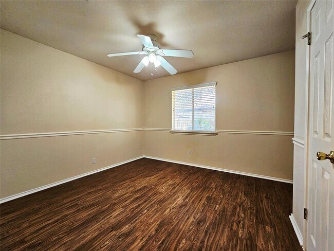 Building Photo - 8102 Lerwick Ln