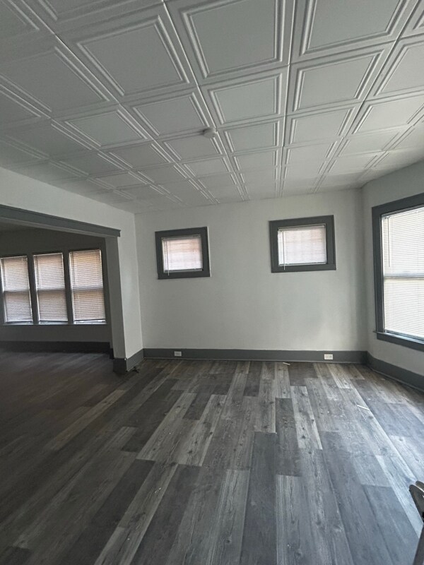 Building Photo - 4094 W Euclid St