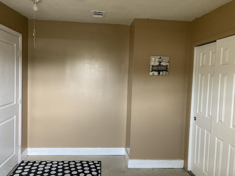 Building Photo - 4918 Cortez Dr