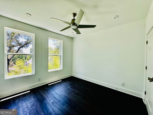 Building Photo - 727 Eloise Wy