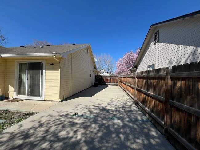 Building Photo - 11917 W Lewisburg Ct