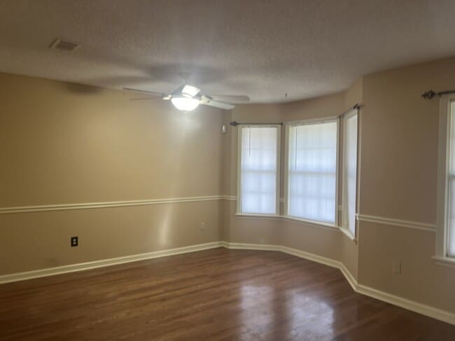 Building Photo - 808 Barony Ln