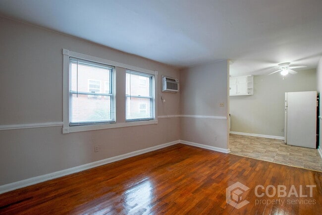 Building Photo - 944 St Charles Ave NE