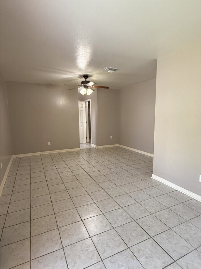 Building Photo - 21430 Park Green Dr
