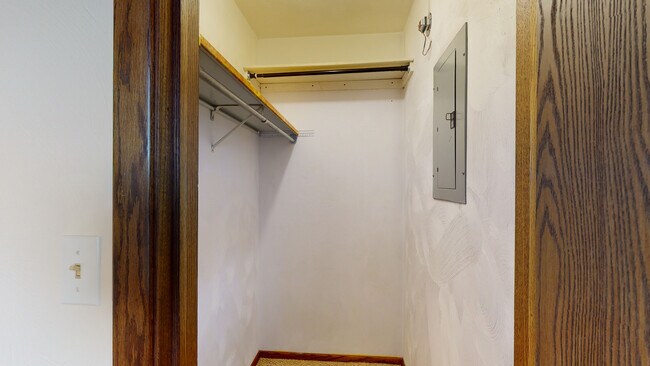 Building Photo - 2525 Hope Dr