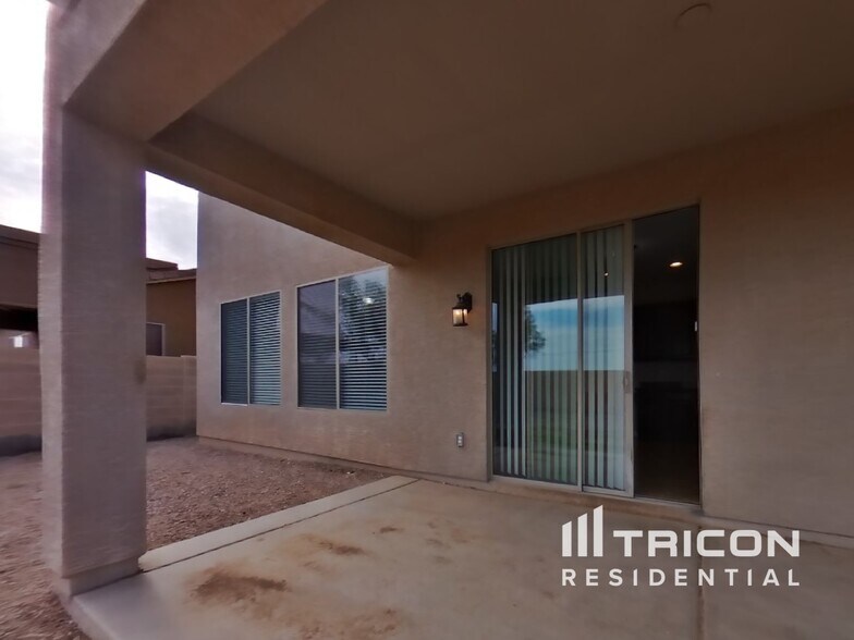 Building Photo - 37878 W Olivo St