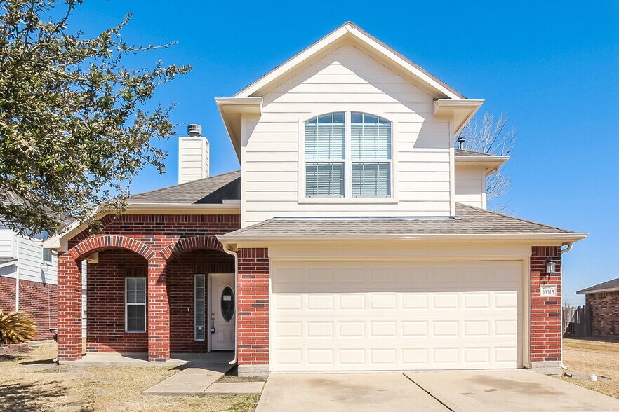 Primary Photo - 16315 Rockcreek Ln