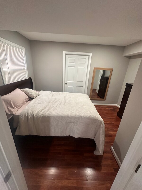 Building Photo - 2608 Village Ln