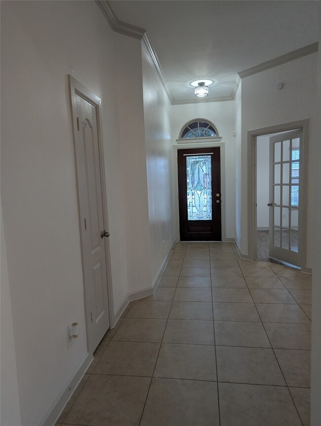 Building Photo - 3651 Raintree Village Dr