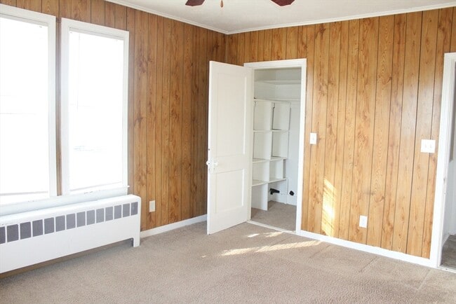 Building Photo - 261 Pulaski Blvd