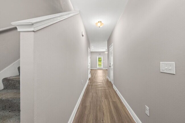 Building Photo - 5768 Callaway Cir