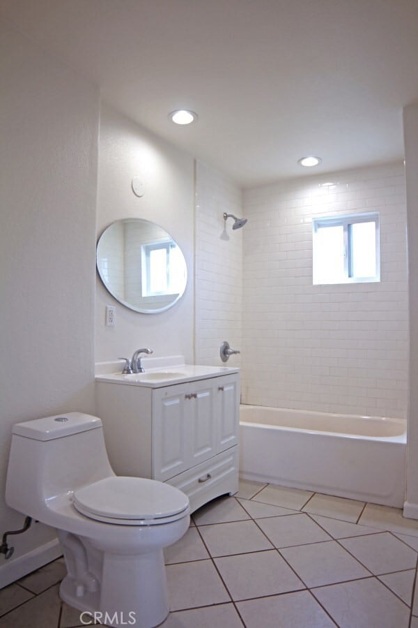Building Photo - 455 S Soto St