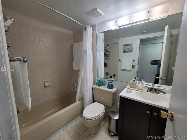 Building Photo - 6206 SW 136th Ct