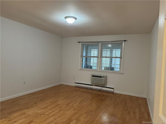 Building Photo - 181 Melba St