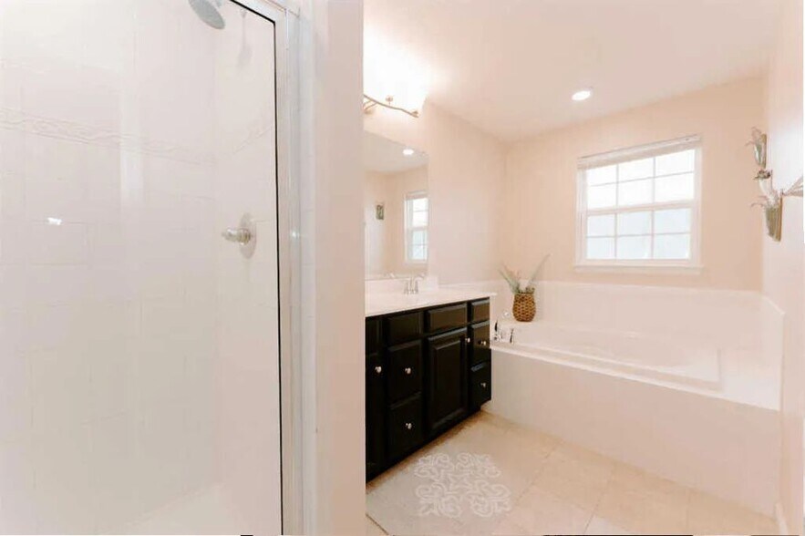 Building Photo - 3297 Cres Falls Way