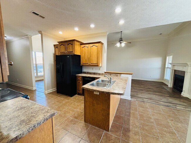 Building Photo - Walnut Trace Subdivision