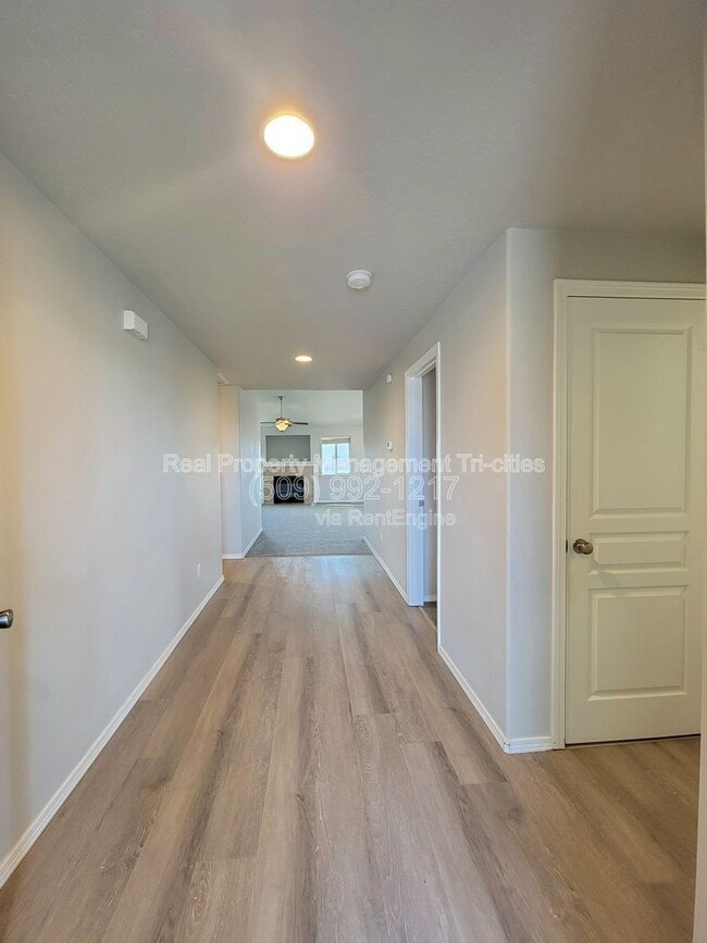 Building Photo - 6206 Maryhill Ln