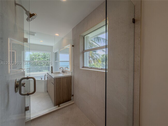 Building Photo - 5297 SW 183rd Ave