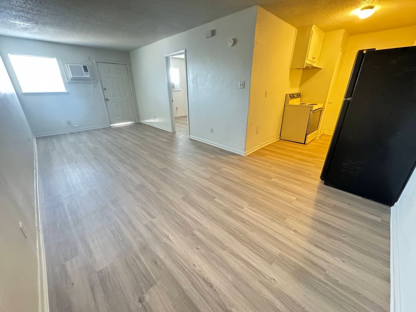 Building Photo - 503 Sunset Ln
