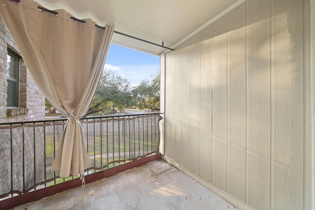 Building Photo - 8100 Cambridge St