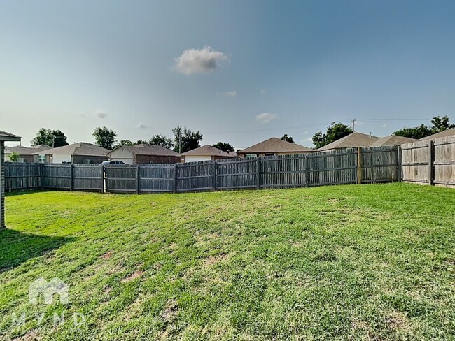 Building Photo - 10001 Sussex Pl