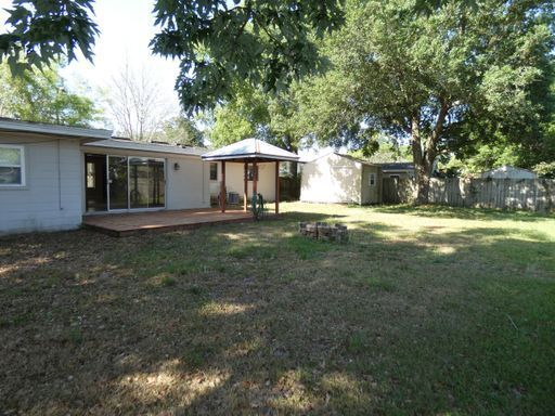 Building Photo - 1823 Linden Rd